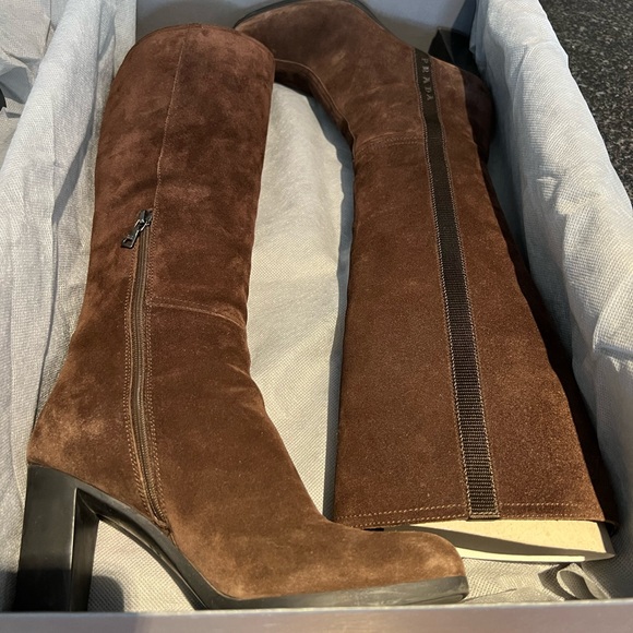 Prada brown suede 19” boots sz 38, 4 inch heel - Picture 10 of 10